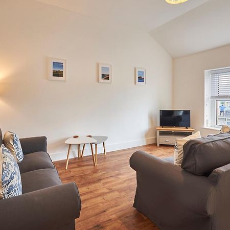 Host & Stay - Main Street Apartments Seahouses Bagian luar foto