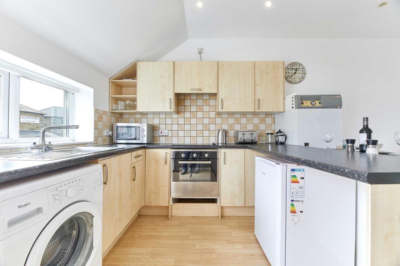 Host & Stay - Main Street Apartments Seahouses Bagian luar foto